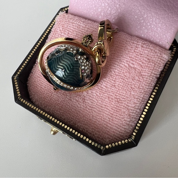 Juicy Couture, 2010, Globe Charm, YJRU3873, New with tag on box - Picture 9 of 9